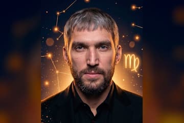 Ночное небо с зодиакальным кругом и символом Девы над ледовой ареной — иллюстрация к разбору натальной карты Александра Овечкина